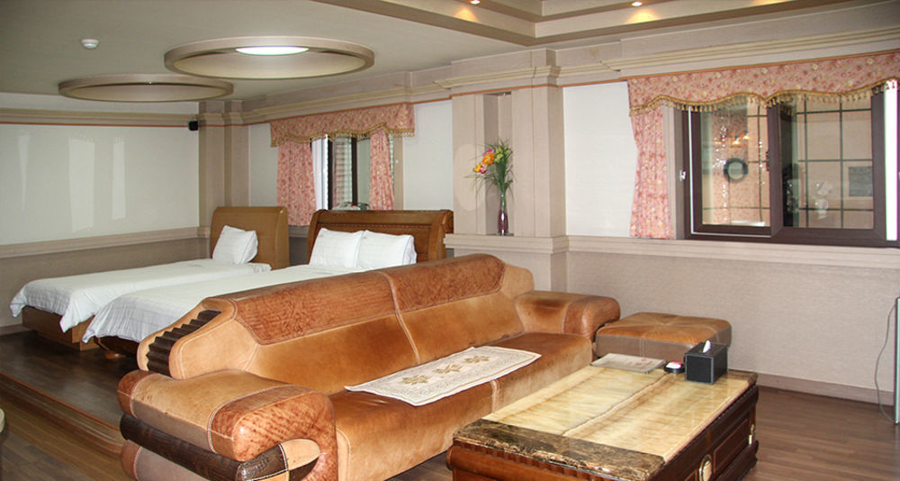 Nobless Hotel Gwangju Metropolitan City Exterior photo