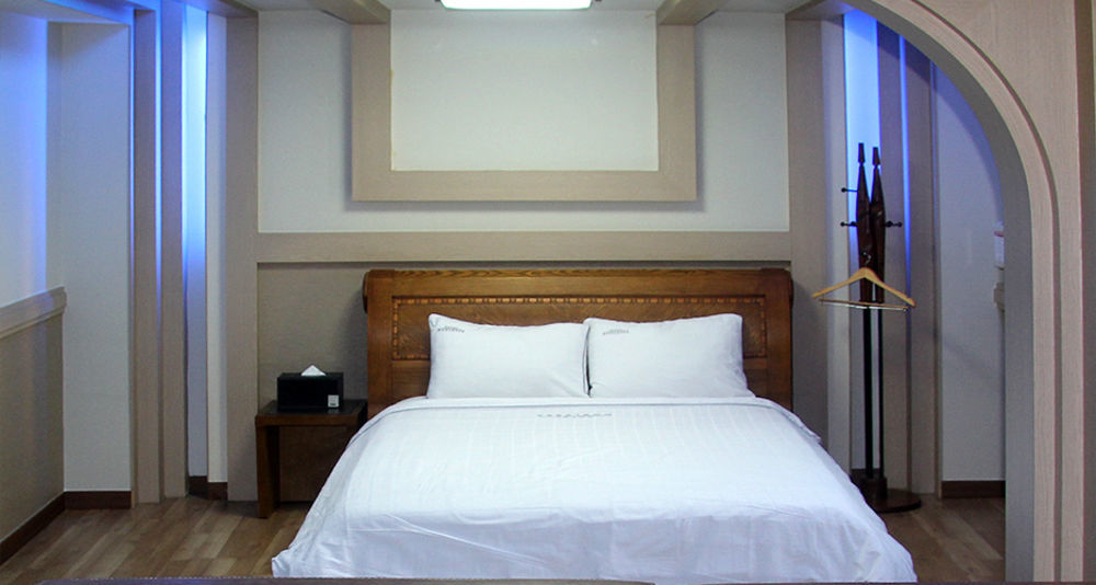 Nobless Hotel Gwangju Metropolitan City Exterior photo