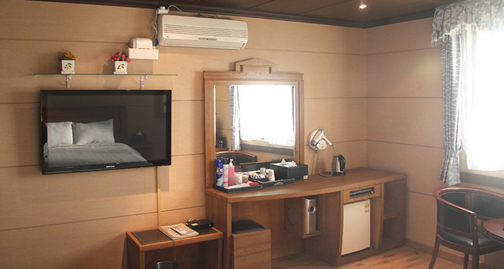 Nobless Hotel Gwangju Metropolitan City Exterior photo