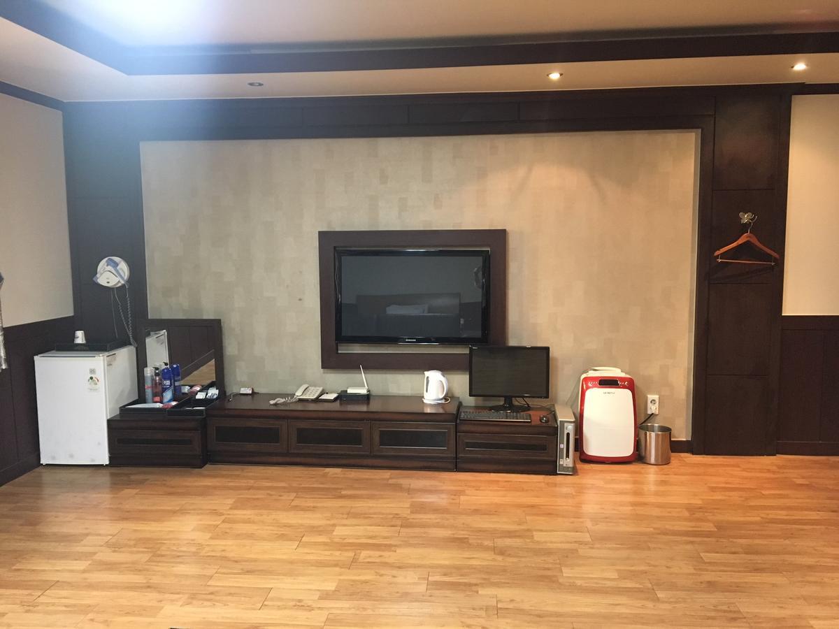 Nobless Hotel Gwangju Metropolitan City Exterior photo