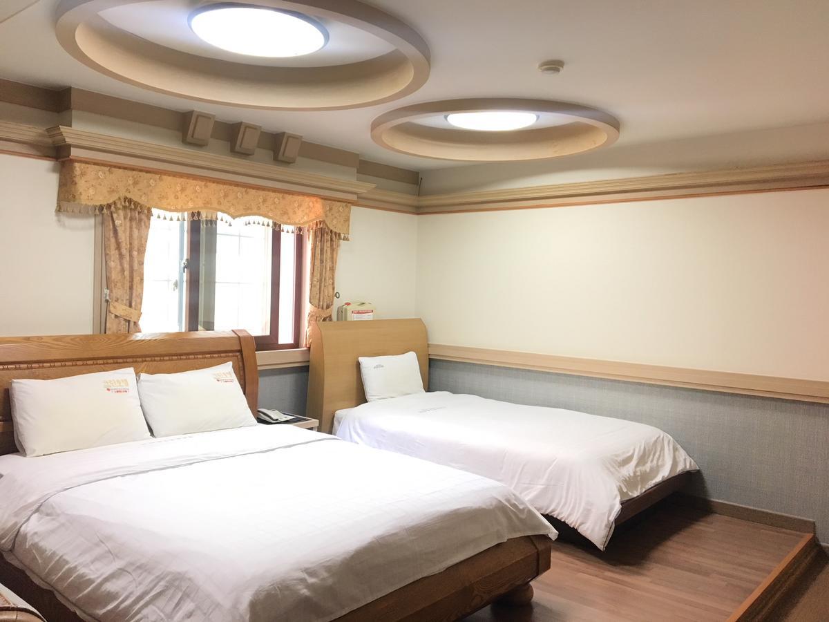Nobless Hotel Gwangju Metropolitan City Exterior photo