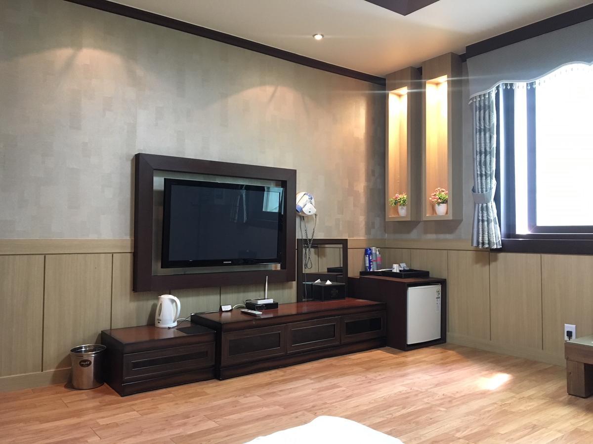 Nobless Hotel Gwangju Metropolitan City Exterior photo
