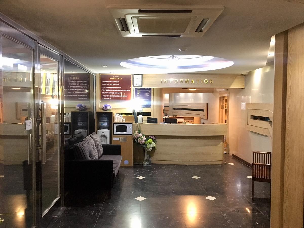 Nobless Hotel Gwangju Metropolitan City Exterior photo
